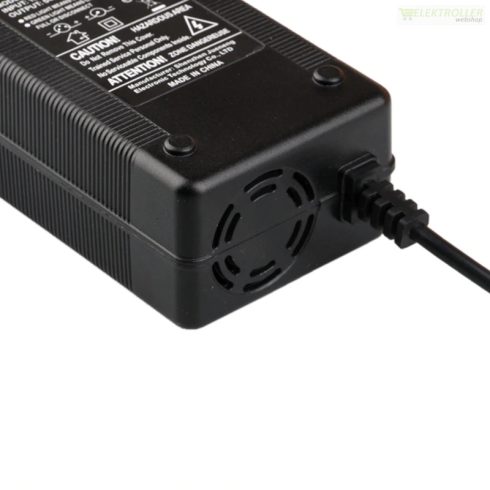 Lithium akkumulátor töltő 60V 3A Tangspower TP-150WF-6723000 GX16 3P